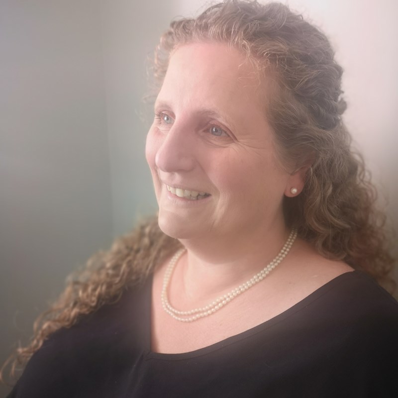 Ailesha Ringer About us | Stephen Asher